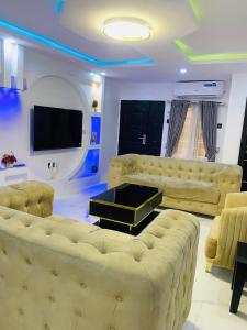 TV/trung tâm giải trí tại Onpoint luxury Apartment