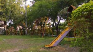 Zona de joacă pentru copii de la Paresh Holiday Resort