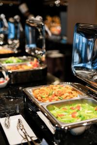 Jídlo v hotelu nebo okolí + 28 fotografií