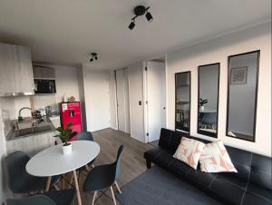 Η κουζίνα ή μικρή κουζίνα στο Oceana Suites Edifcio HA