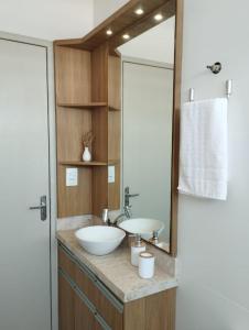 Afbeelding uit fotogalerij van Apartamento aconchegante em São José - a 15min do centro de Florianópolis in São José