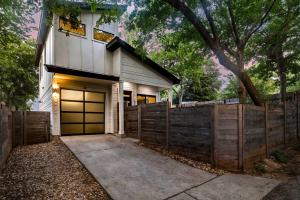 Το κτήριο όπου στεγάζεται  η παραθεριστική κατοικία