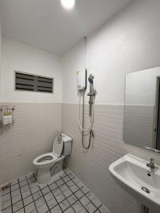 Ένα μπάνιο στο AN Airport Guesthouse