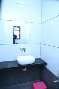 Ένα μπάνιο στο Hotel Nakshatra Resort