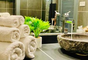 Ảnh trong thư viện ảnh của Excellence Suites Orient Beach Oceanview King-Size Beach Pool Parking ở Cul de Sac