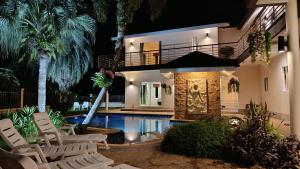 Πισίνα στο ή κοντά στο Wonderful Beach Villa, Perfect Location