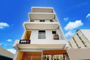 Bygningen som hotellet ligger i + 21 billeder