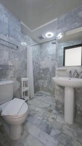 Ένα μπάνιο στο Квартира