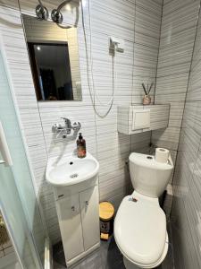 Koupelna v ubytování Apartament- mieszkanie blisko centrum