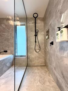 Ένα μπάνιο στο Dansons on The Hill +23 φωτογραφίες