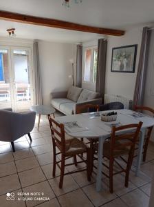 Χώρος καθιστικού στο Gite La Hulotte