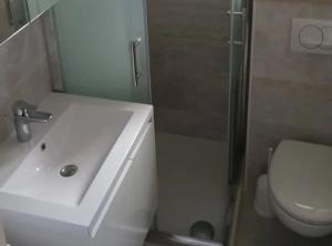 Koupelna v ubytování Apartments Nataša + 18 fotografií