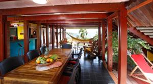 Χώρος καθιστικού στο La baignoire sur le toit 7 à 8 personnes