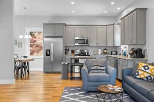 Køkken eller tekøkken på Mountain Views, HotTub, Minutes to Downtown!