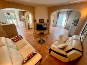 Χώρος καθιστικού στο Villa Nans