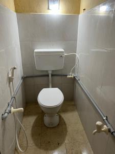 Koupelna v ubytování Arulravi illam