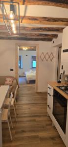 Кухня или мини-кухня в Rifugio Kristine
