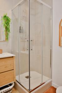 Ένα μπάνιο στο Cœur de ville Le Petit Châteauvert