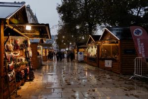 Η γειτονιά γύρω από ή μία γειτονιά κοντά σε αυτό το διαμέρισμα