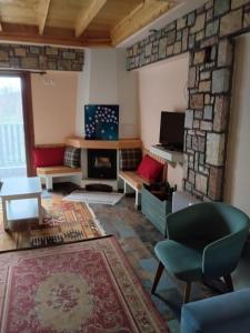 Μια τηλεόραση ή/και κέντρο ψυχαγωγίας στο Oreiades Houses