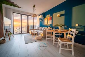 Posezení v ubytování Azure Infinity - Sea view, Pools & SPA - Over the Sea and Under the Sky