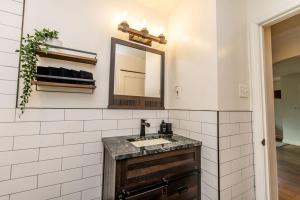 Η κουζίνα ή μικρή κουζίνα στο Tranquil Hideaway For 4 Close To Annapolis +50 φωτογραφίες