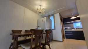 Kuchyň nebo kuchyňský kout v ubytování Nick's home01