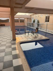 Πισίνα στο ή κοντά στο Karen Studio with pool