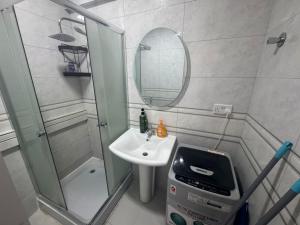 Ένα μπάνιο στο Karen Studio with pool +3 φωτογραφίες