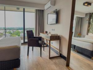 Μια τηλεόραση ή/και κέντρο ψυχαγωγίας στο Casa Joseph Libertador