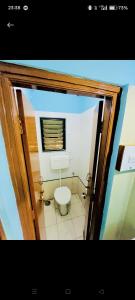 Et badeværelse på Sai vacation Home + 10 billeder