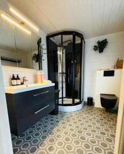 Koupelna v ubytování KB Storhaugen House - Sørvågen