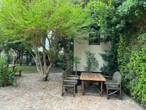 Сад в Swallows Cottages +3 фотографии