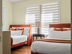 Postel nebo postele na pokoji v ubytování Retro Vibes & Zilker Views - Music House by Zilker