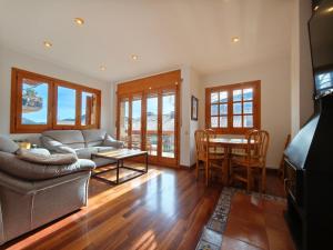 Posezení v ubytování Ca l'Isard + 8 fotografií