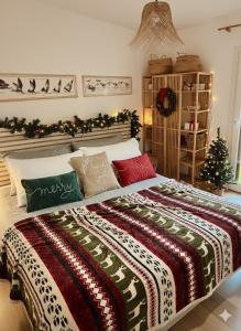 Postel nebo postele na pokoji v ubytování Japandi Suites Olbia