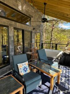 Afbeelding uit fotogalerij van Kings River Micro Cabin in Eureka Springs