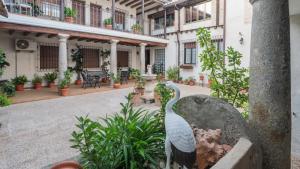 En have udenfor Casa Rural La Morucha