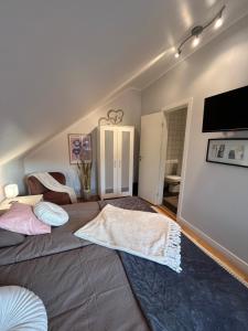 Φωτογραφία από το άλμπουμ του Boende med hotellkänsla- Stallhammarhagen σε Sala