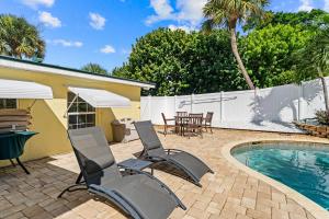 Πισίνα στο ή κοντά στο Sunset Oasis with Private Pool!