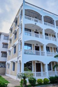 Byggingin sem íbúðin er í +12 myndir