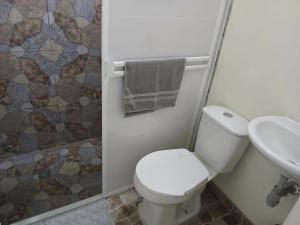 Un baño de Guacamayas del Mar