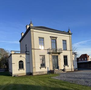 Το κτήριο όπου στεγάζεται  η βίλα