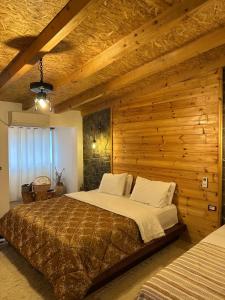 Ένα ή περισσότερα κρεβάτια σε δωμάτιο στο Hotel Devi