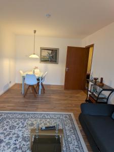 TV a/nebo společenská místnost v ubytování Panoramablick vom Rodenberg