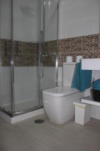 Ένα μπάνιο στο Las Brisas Mogan Apartamentos +37 φωτογραφίες