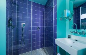 Et badeværelse på Scarlet Hotel + 41 billeder