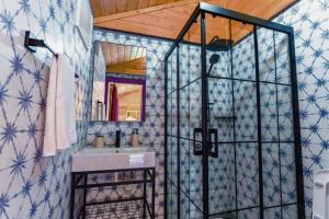 Ένα μπάνιο στο Izgen Bungalows