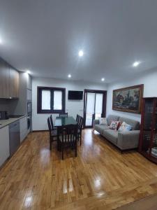 Η κουζίνα ή μικρή κουζίνα στο Casa Mucha - Rés do Chão e Andar