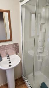 Ένα μπάνιο στο Seton sands, Haven, Port seton, cozy caravan Morey view 4